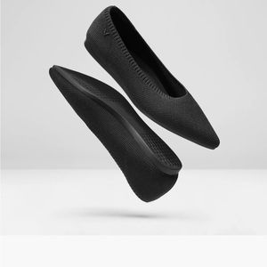 NWT Vivaia Black Pointed Toe Flats 6.5